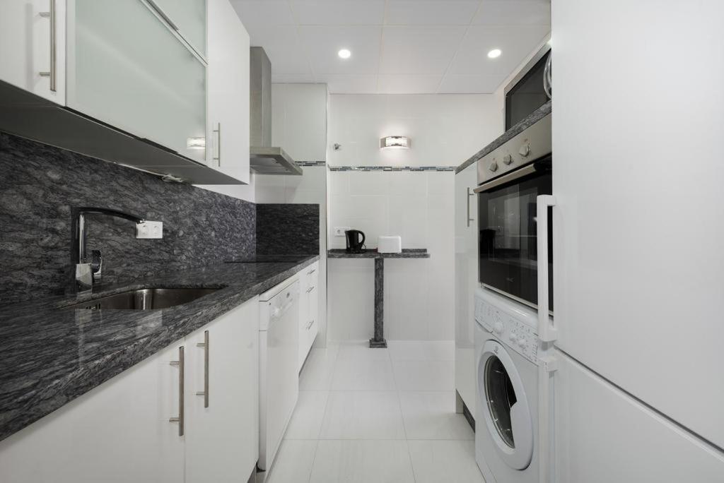 Apartamento En Puerto Marina B32 Benalmádena Exterior photo